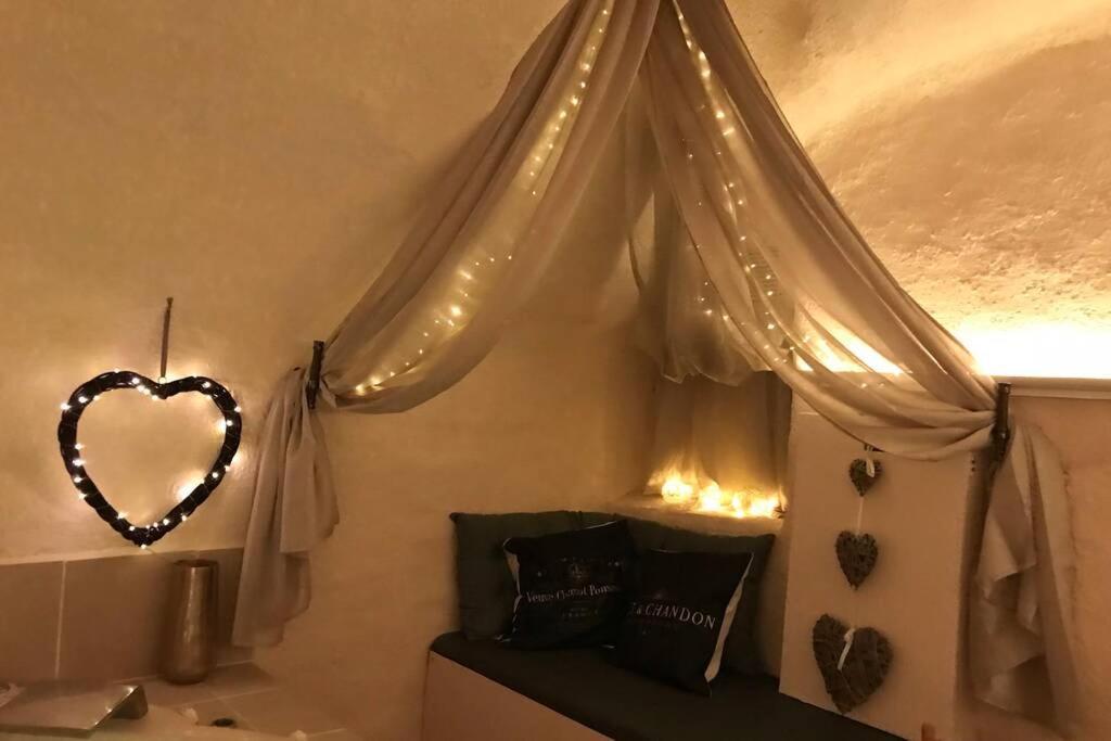 Les Secrets D'Alcove, Nuits Romantiques Avec Spa Экс-ан-Прованс Экстерьер фото